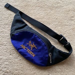 ARC'TERYX  Fanny Waist Pouch Black x blue